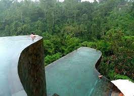 El Hanging Gardens Hotel de Bali con la Piedra Bali de protagonista. | Vedek Revestimientos