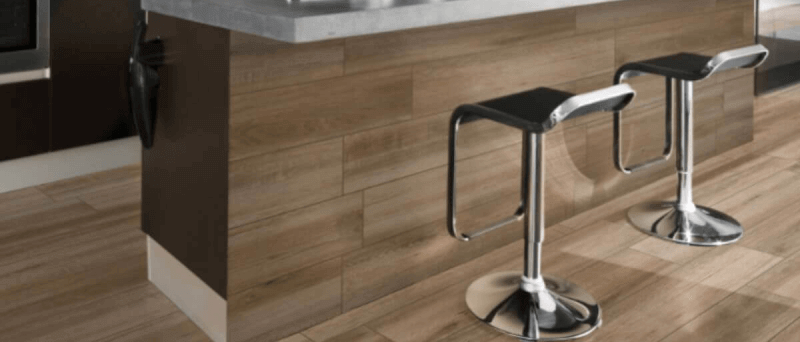 Pisos de porcelanato símil madera. ¿Conocés el Lapacho de Cerro Negro? | Vedek Revestimientos