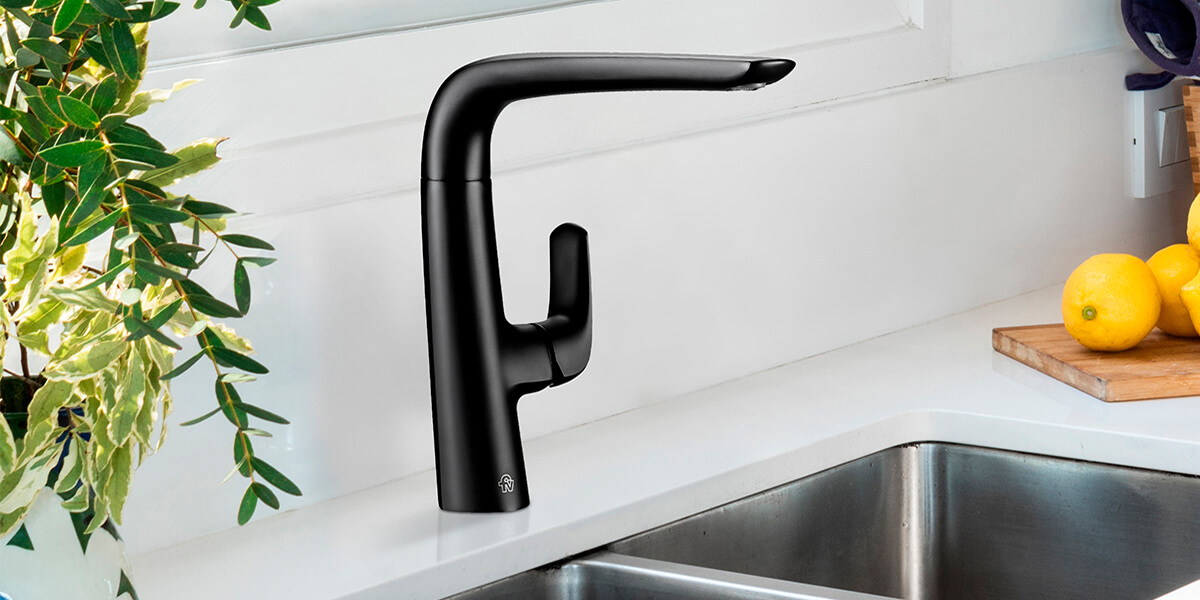 GRIFOS NEGROS: TENDENCIA EN COCINAS Y BAÑOS | Vedek Revestimientos