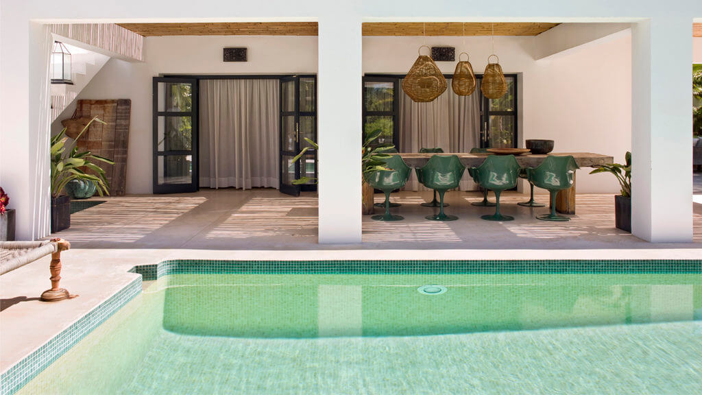 LOS MOSAICOS VENECIANOS O VENECITAS SON EL ELEMENTO DECORATIVO MÁS UTILIZADO EN PISCINAS.  | Vedek Revestimientos