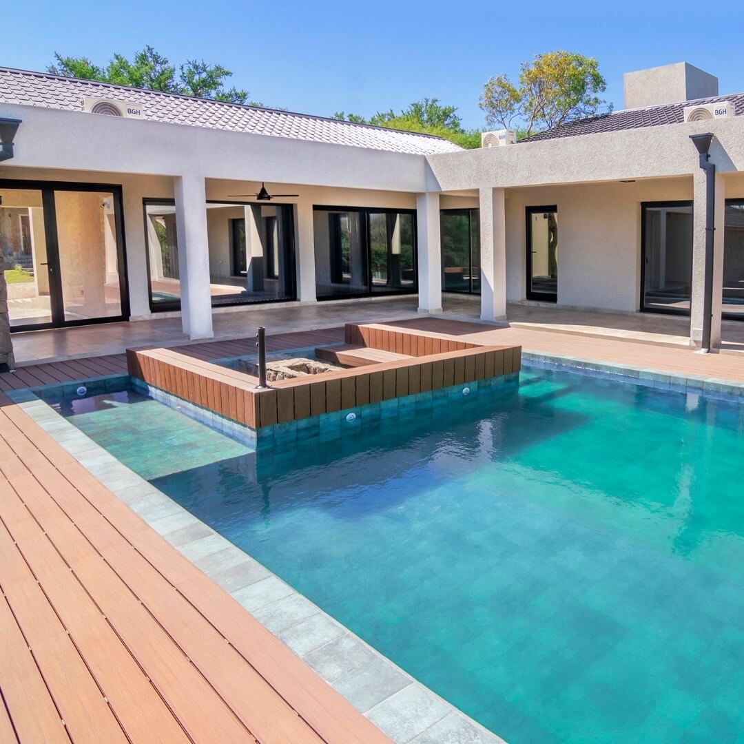 CERÁMICAS, UNA OPCIÓN EXCEPCIONAL PARA REVESTIR PISCINAS. CONOCÉ LAS BONDADES DE MALDIVAS Y ALGARVE, LOS MODELOS MAS TRENDY PARA TU PISCINAS. | Vedek Revestimientos