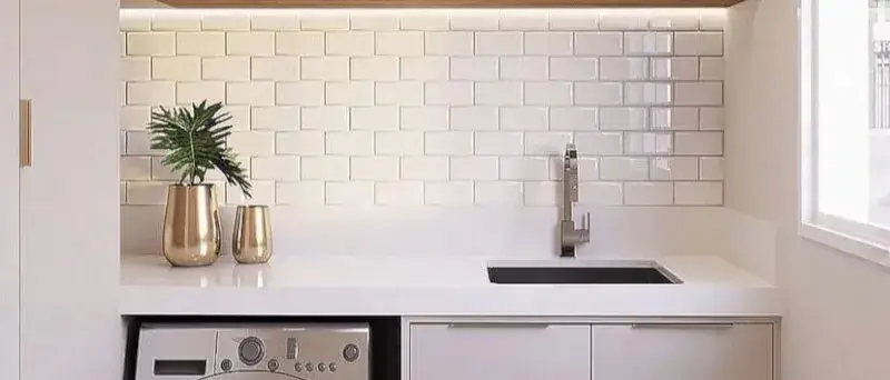 🧼 Lavaderos con diseño: cómo elegir la superficie ideal para tu mesada. | Vedek Revestimientos