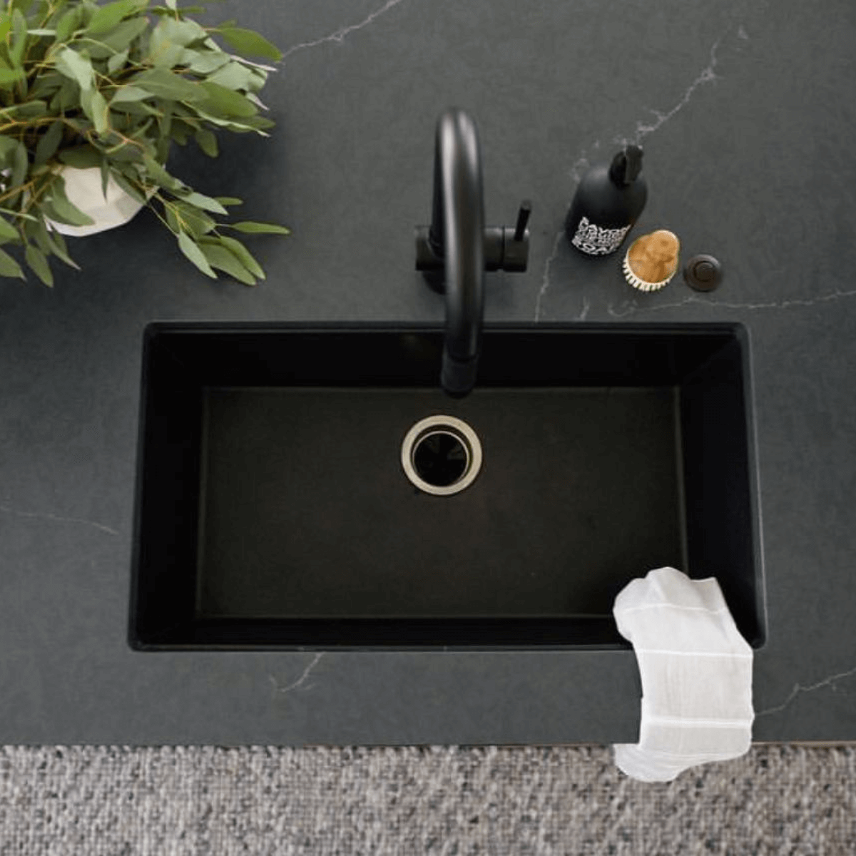Charcoal Soapstone Silestone | Vedek Revestimientos