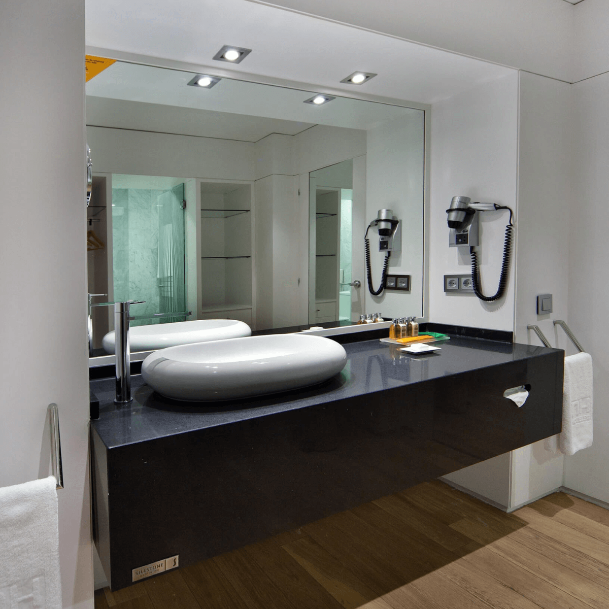 Negro Tebas Silestone | Vedek Revestimientos