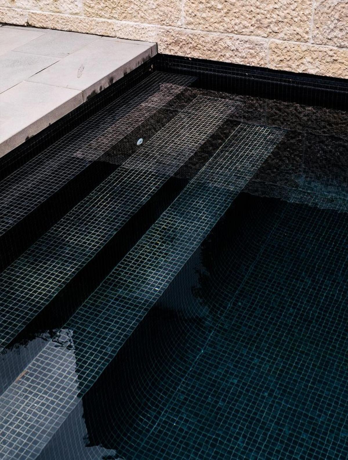 Venecitas Exclusive Negra- DK 75 | Vedek Revestimientos