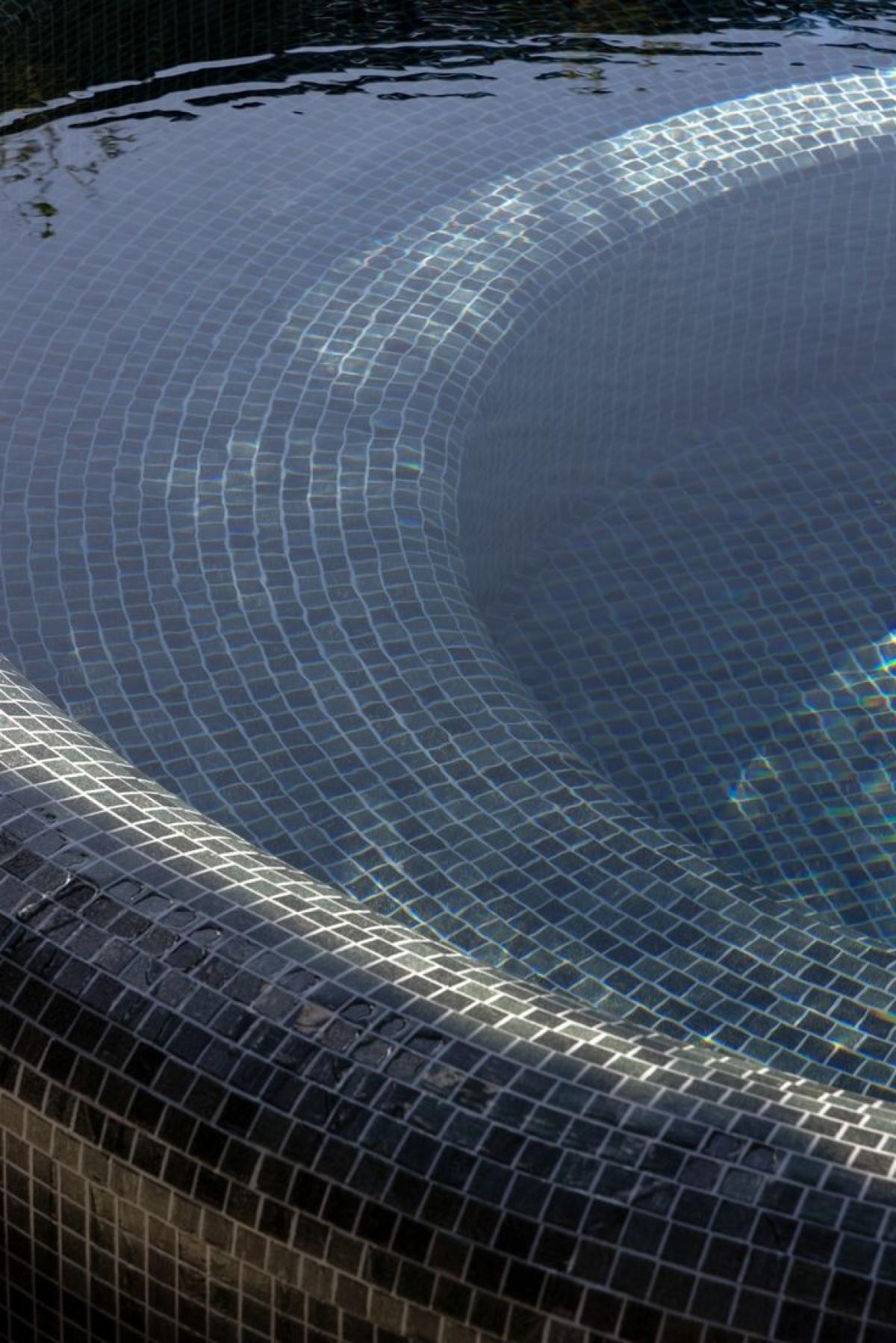 Venecitas Exclusive Negra- DK 75 | Vedek Revestimientos