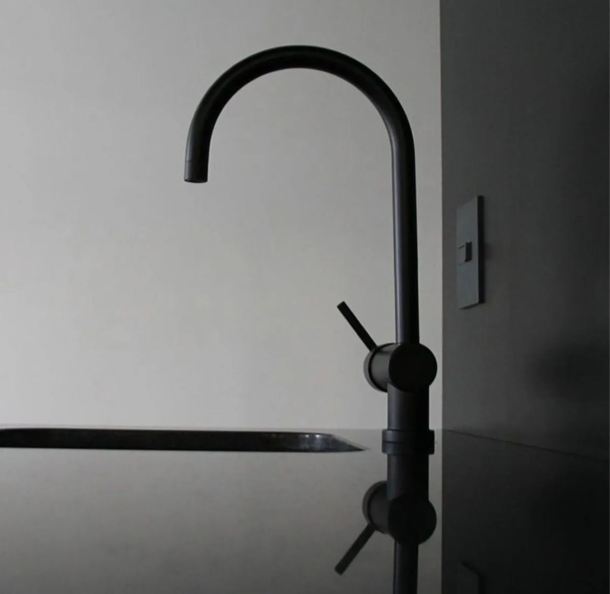 Grifería Peirano Black Velvet Monocomando Para Cocina | Vedek Revestimientos